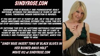 Sindy Rose insert tons of black olives in her ruined anus hole